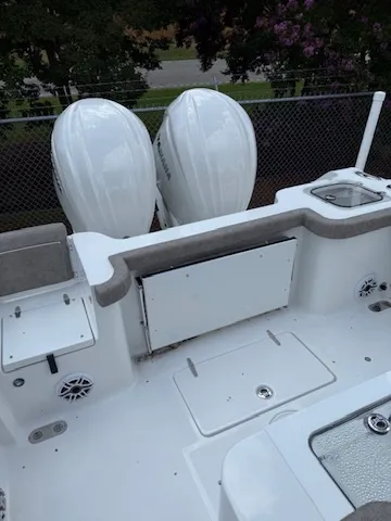 Slide: The Image of Sea Hunt Gamefish 27 FS 2026 - 15