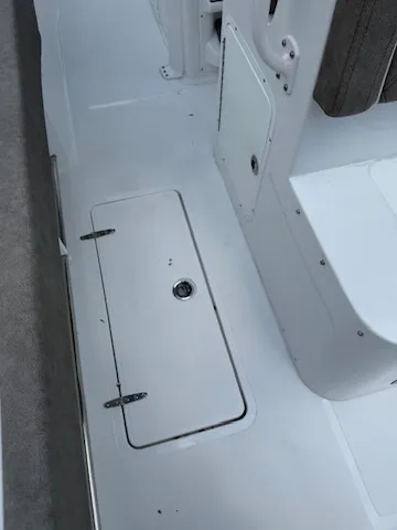 Slide: The Image of Sea Hunt Gamefish 27 FS 2026 - 8