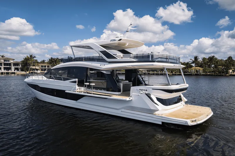 Slide: The Image of Galeon 640 FLY 2026 - 13