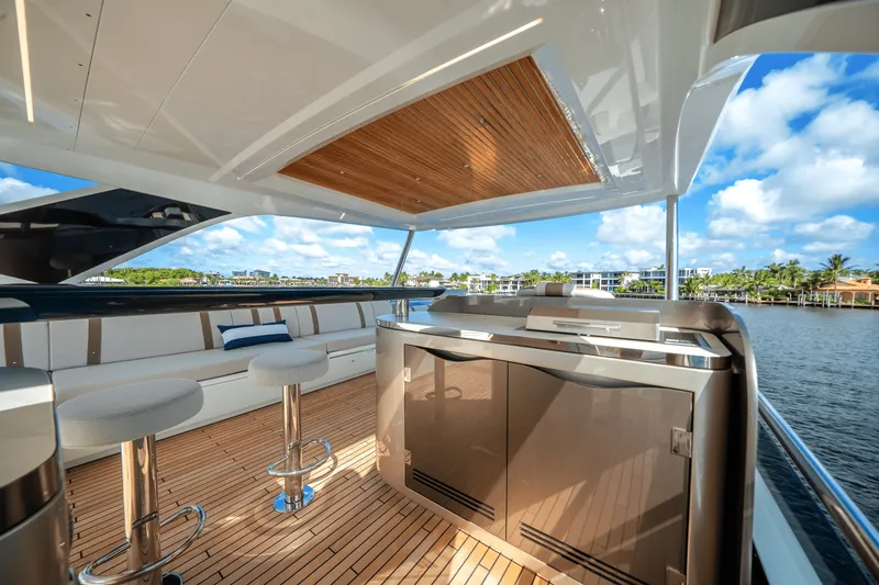 Slide: The Image of Galeon 640 FLY 2026 - 23