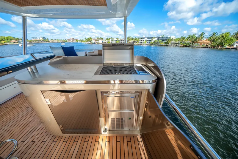 Slide: The Image of Galeon 640 FLY 2026 - 34