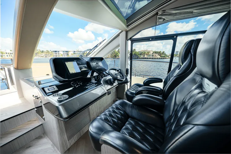 Slide: The Image of Galeon 640 FLY 2026 - 61