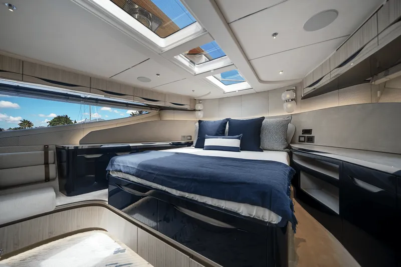 Slide: The Image of Galeon 640 FLY 2026 - 82