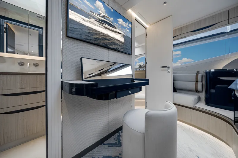 Slide: The Image of Galeon 640 FLY 2026 - 85