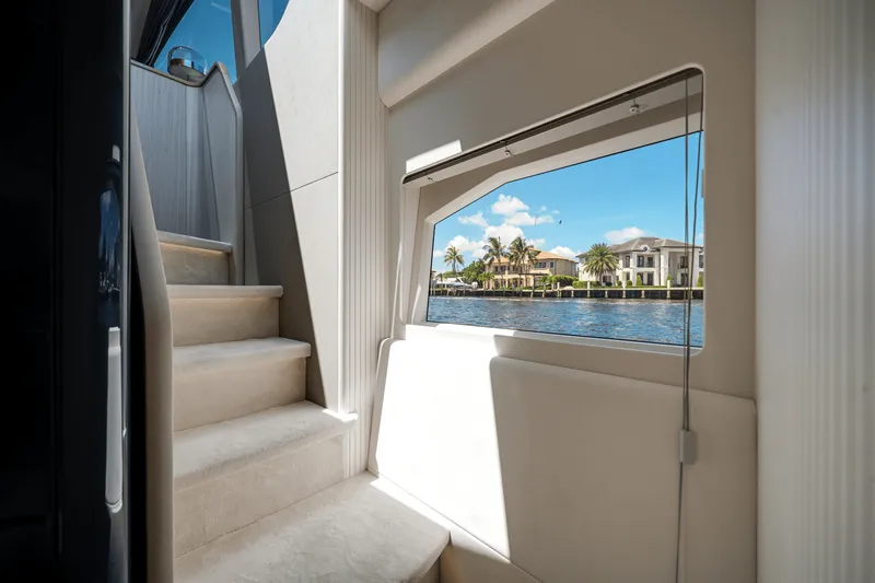 Slide: The Image of Galeon 640 FLY 2026 - 91