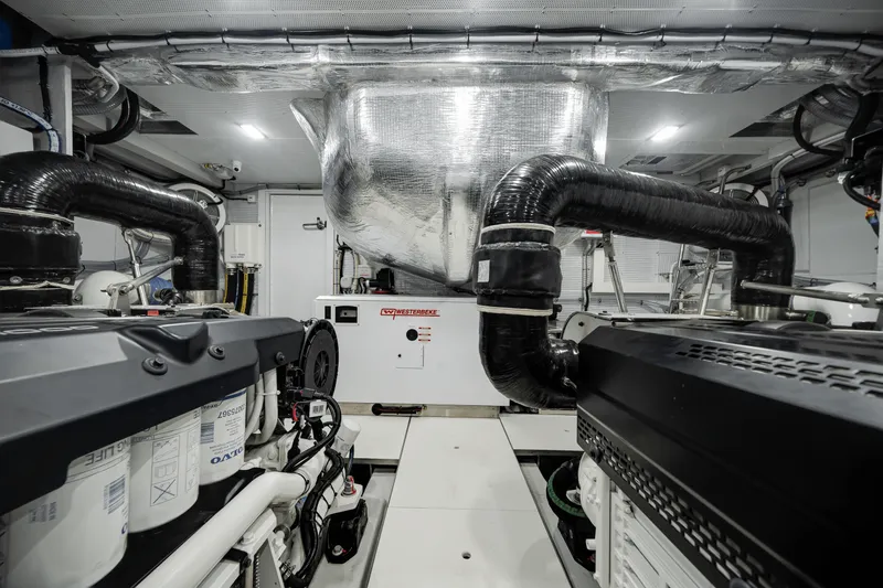 Slide: The Image of Galeon 640 FLY 2026 - 96