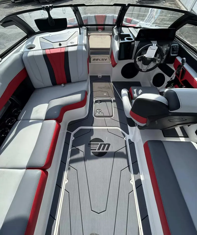 Slide: The Image of Malibu Wakesetter 22LSV 2026 - 10