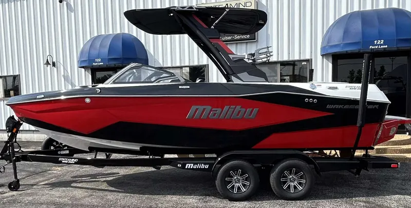 Slide: The Image of Malibu Wakesetter 22LSV 2026 - 18