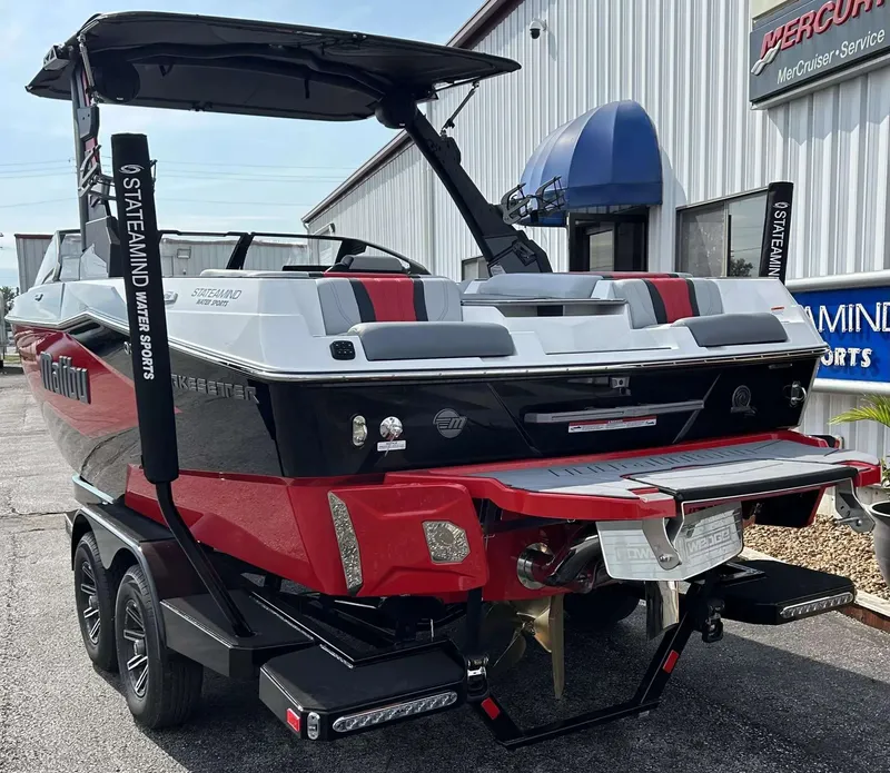 Slide: The Image of Malibu Wakesetter 22LSV 2026 - 2