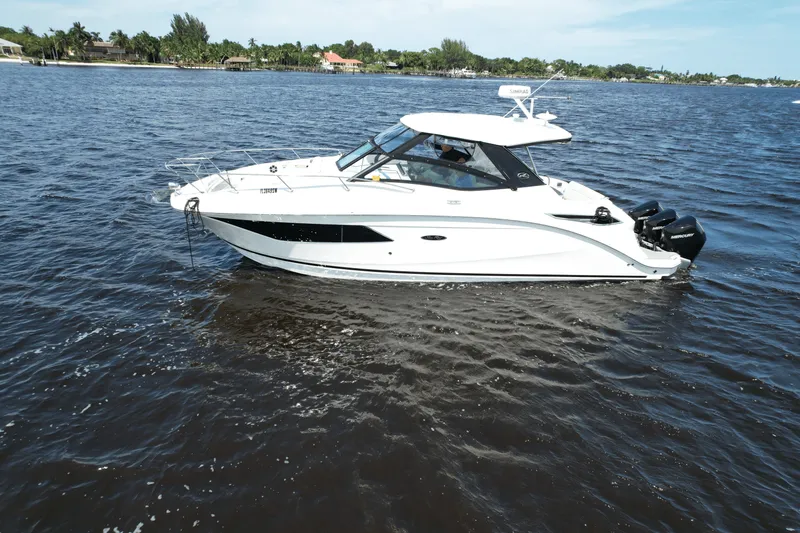 Slide: The Image of Sea Ray 320 DA-OB 2021 - 19