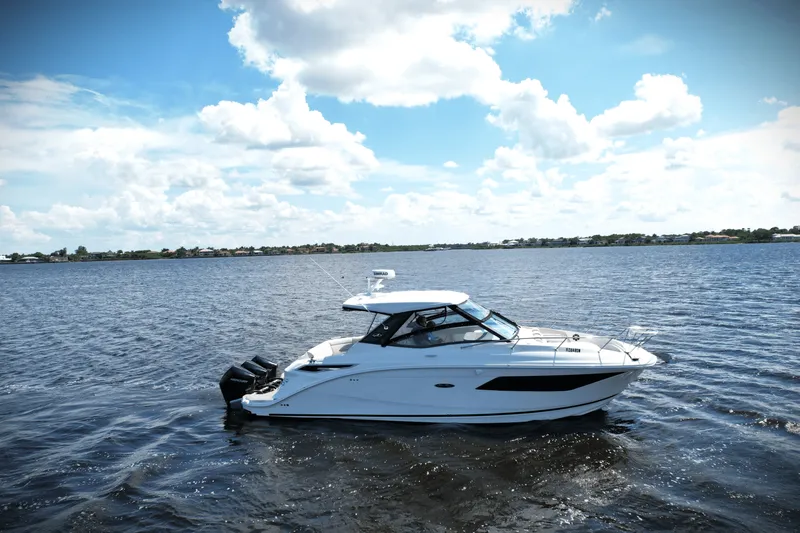 Slide: The Image of Sea Ray 320 DA-OB 2021 - 3