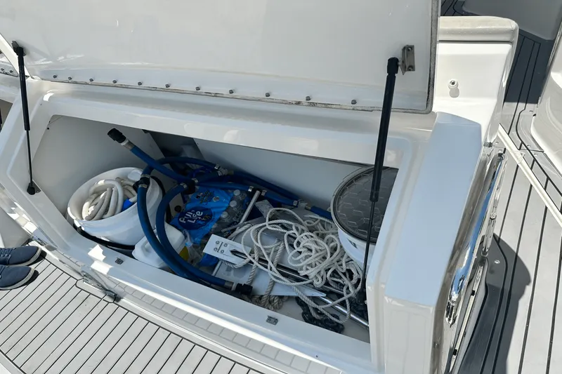 Slide: The Image of Sea Ray 320 DA-OB 2021 - 30