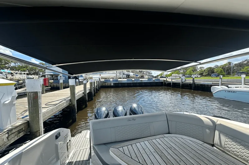 Slide: The Image of Sea Ray 320 DA-OB 2021 - 34