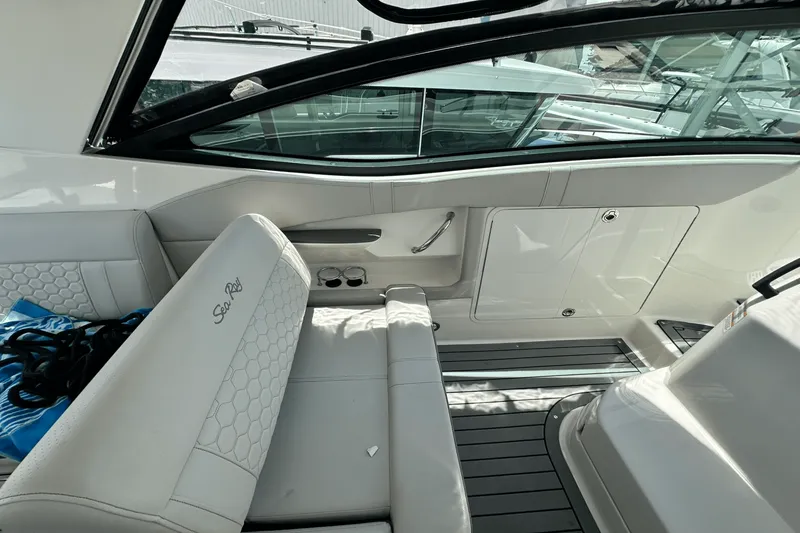 Slide: The Image of Sea Ray 320 DA-OB 2021 - 40