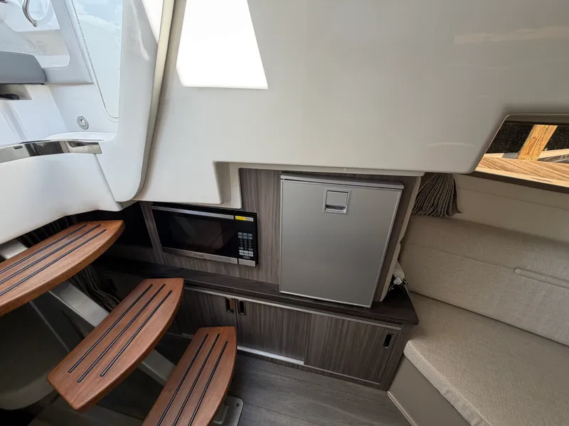 Slide: The Image of Sea Ray 320 DA-OB 2021 - 46