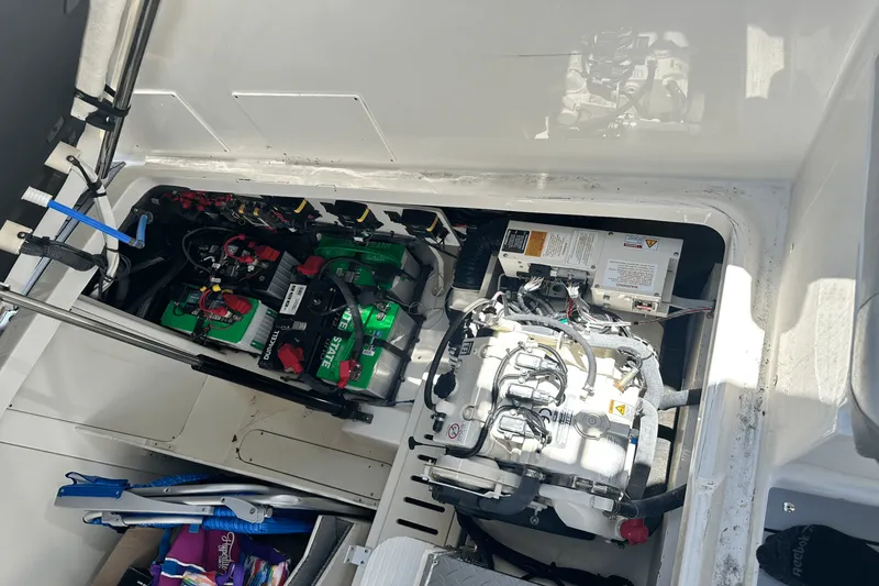 Slide: The Image of Sea Ray 320 DA-OB 2021 - 55