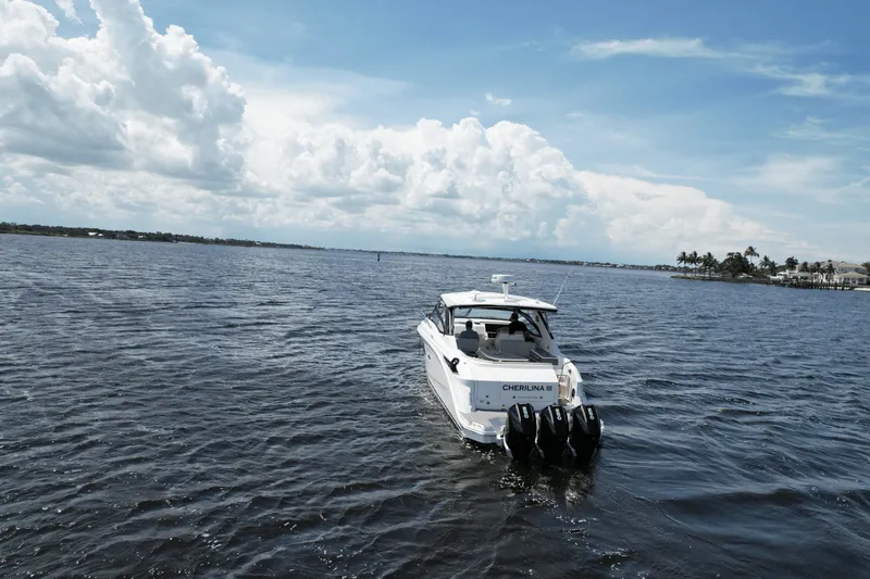 Slide: The Image of Sea Ray 320 DA-OB 2021 - 7