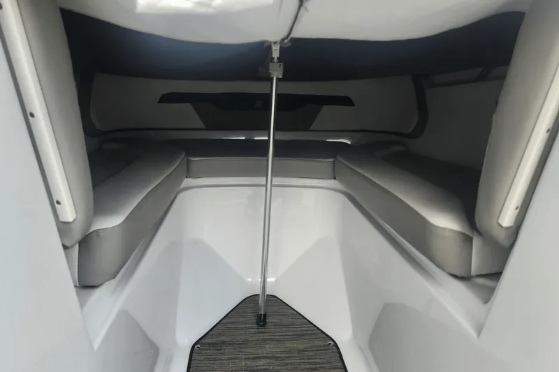 Slide: The Image of Four Winns HD2 2022 - 21