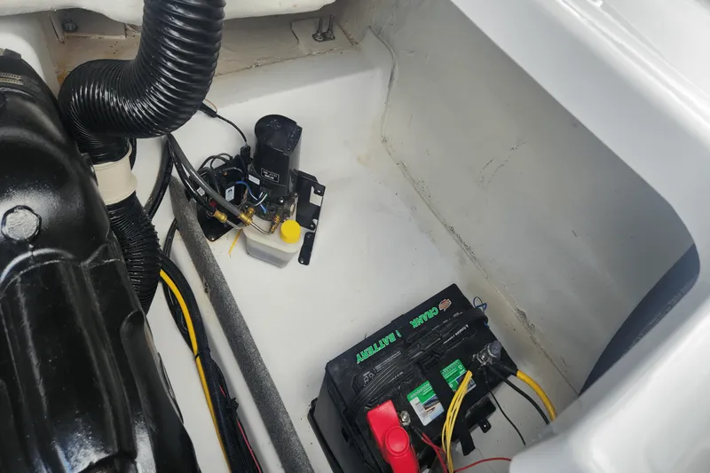 Slide: The Image of Four Winns HD2 2022 - 25