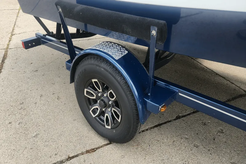 Slide: The Image of Four Winns HD2 2022 - 6