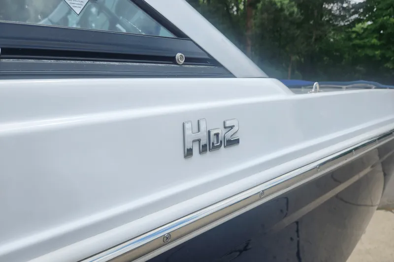 Slide: The Image of Four Winns HD2 2022 - 8