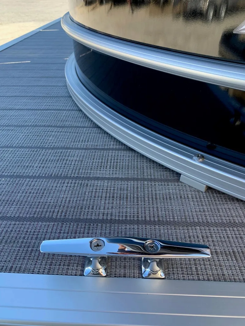 Slide: The Image of 2024 Starcraft EX22Q boat deck with cleat. - 13