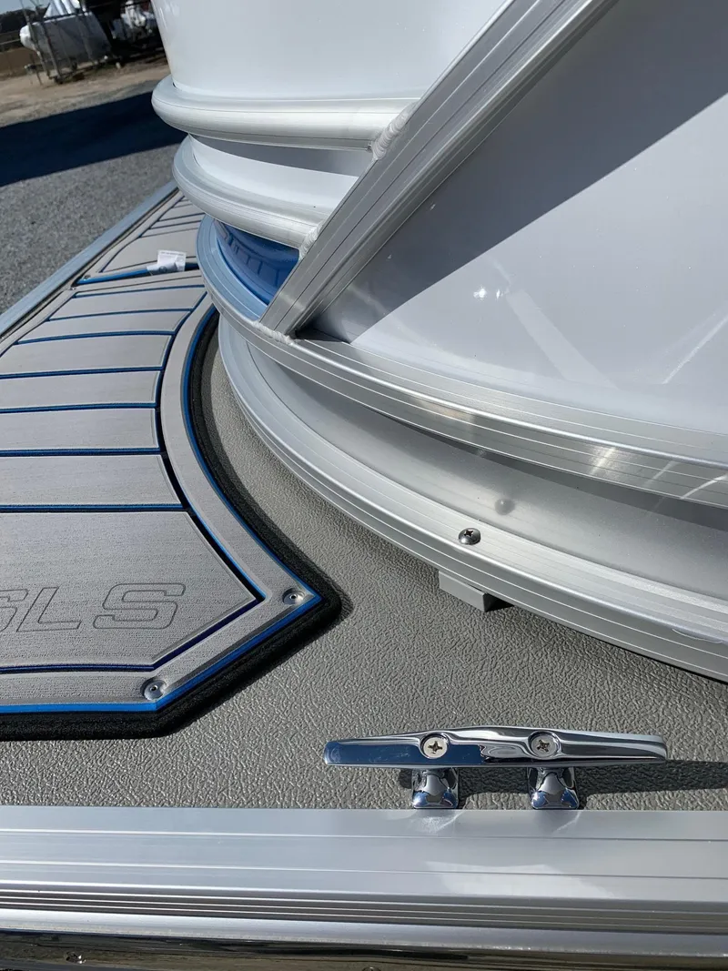 Slide: The Image of 2024 Starcraft SLS3 boat deck and cleat detail. - 13