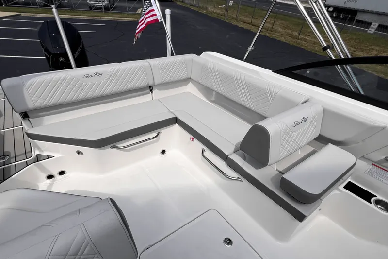 Slide: The Image of Sea Ray SDX 230 Outboard 2026 - 11