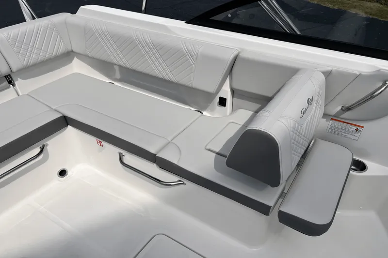 Slide: The Image of Sea Ray SDX 230 Outboard 2026 - 12