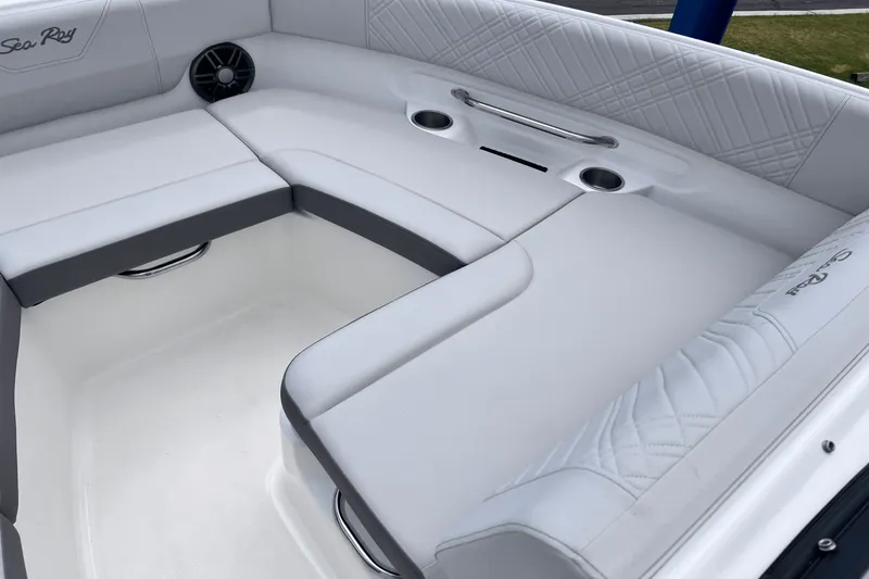 Slide: The Image of Sea Ray SDX 230 Outboard 2026 - 19