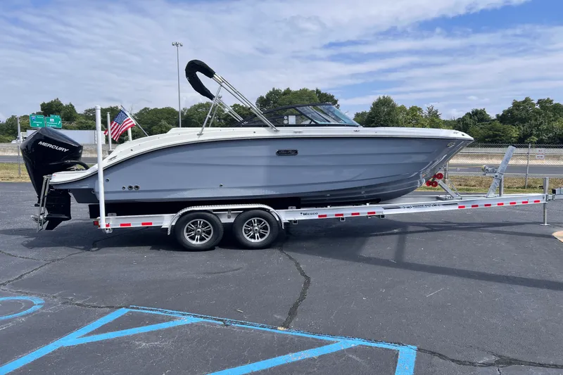 Slide: The Image of Sea Ray SDX 230 Outboard 2026 - 5