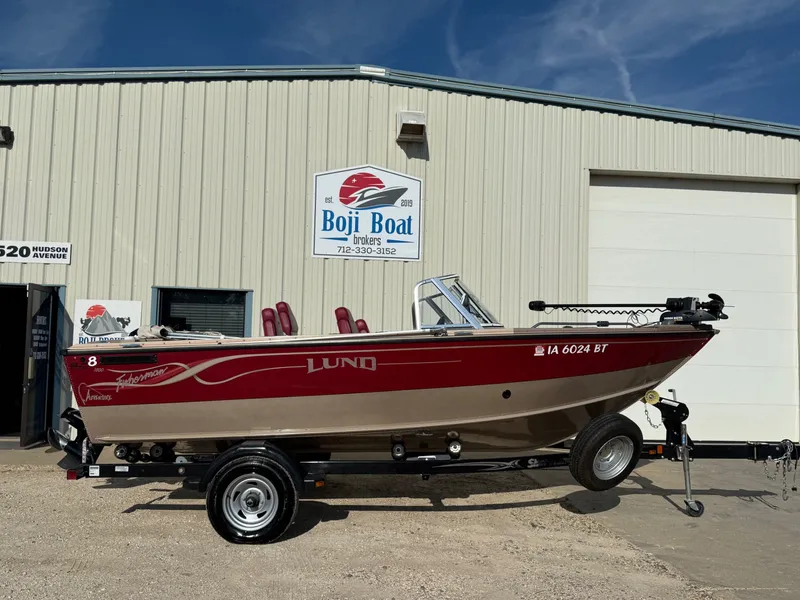 Slide: The Image of Lund 1800 Fisherman ITS 2000 - 0