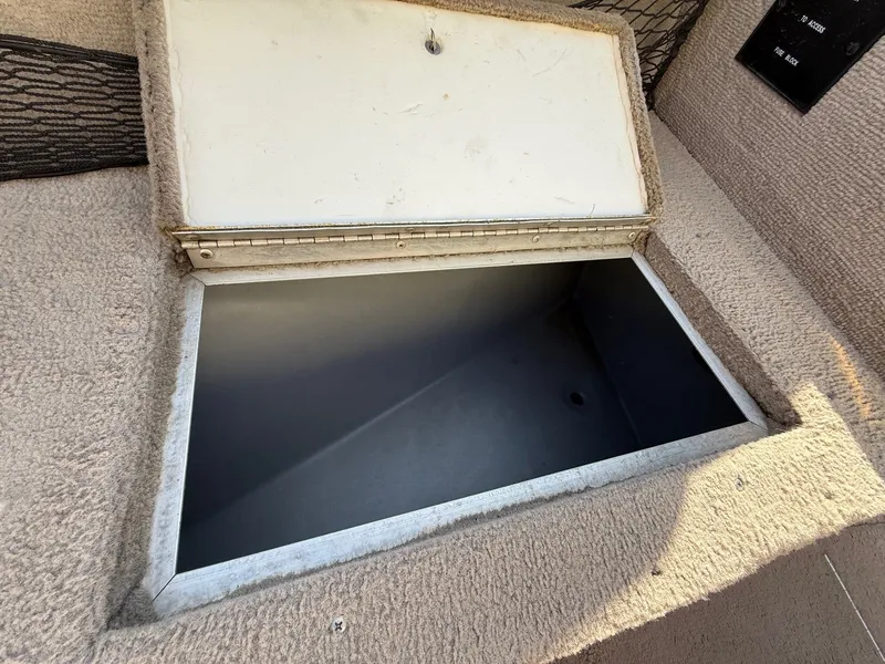 Slide: The Image of Lund 1800 Fisherman ITS 2000 - 13