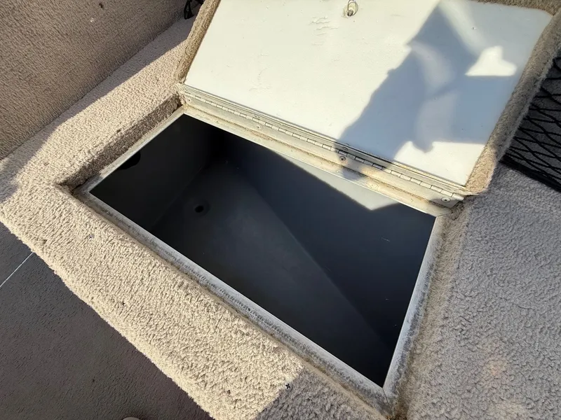 Slide: The Image of Lund 1800 Fisherman ITS 2000 - 14