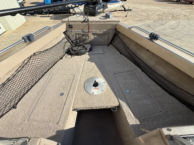 Slide: The Image of Lund 1800 Fisherman ITS 2000 - 17