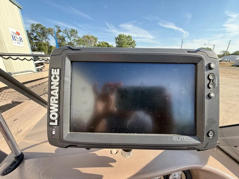 Slide: The Image of Lund 1800 Fisherman ITS 2000 - 20