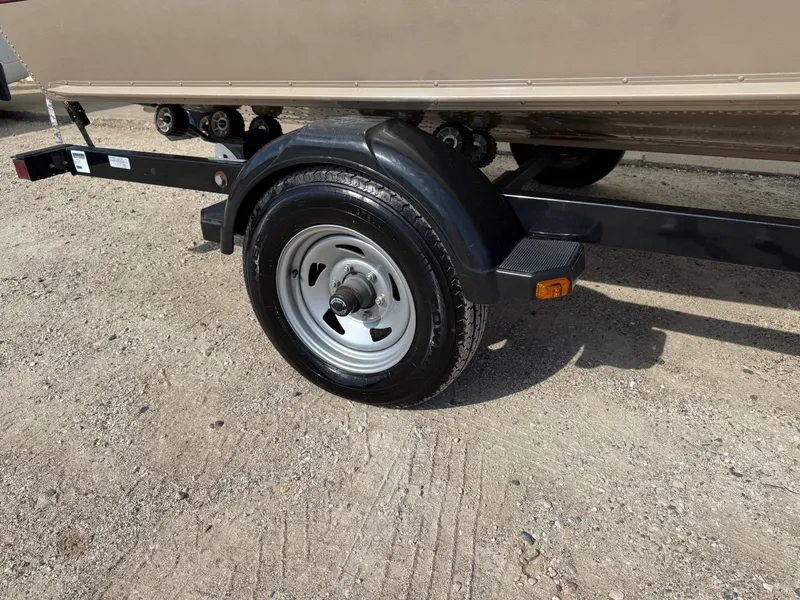 Slide: The Image of Lund 1800 Fisherman ITS 2000 - 33