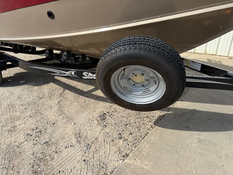 Slide: The Image of Lund 1800 Fisherman ITS 2000 - 35