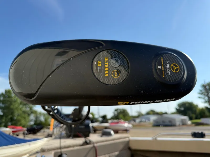 Slide: The Image of Lund 1800 Fisherman ITS 2000 - 5