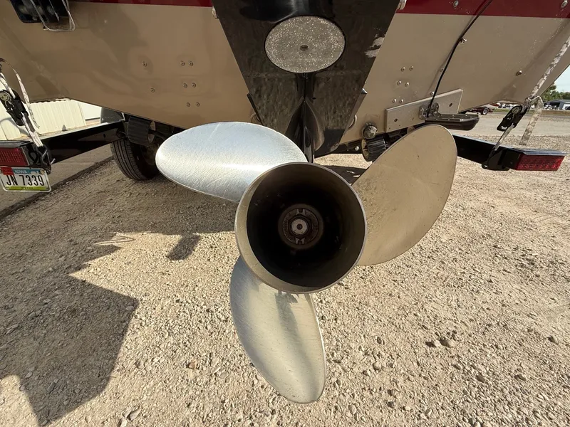 Slide: The Image of Lund 1800 Fisherman ITS 2000 - 9