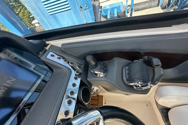 Slide: The Image of 2019 Chaparral 347 SSX helm with controls and Garmin display. - 39