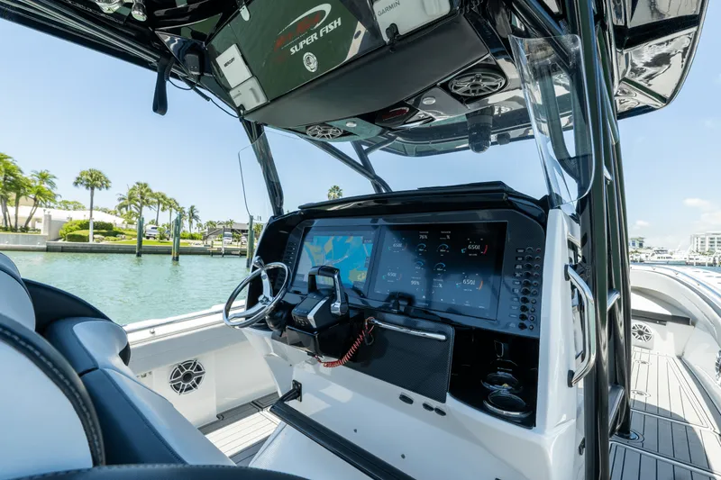 Slide: The Image of Nor-Tech 392 SUPERFISH 2024 - 15