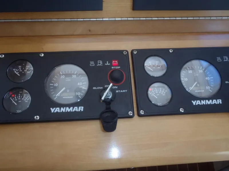 Slide: The Image of Yanmar engine control panel on 2025 Great Harbour N40 boat dashboard. - 37