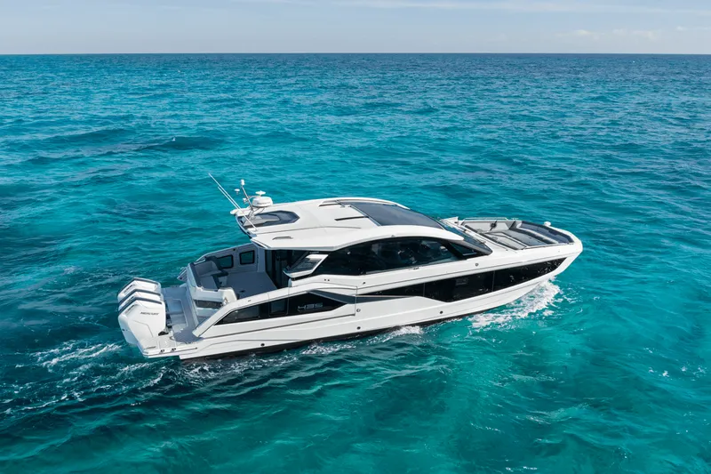 Slide: The Image of Galeon 435GTO 2027 - 5