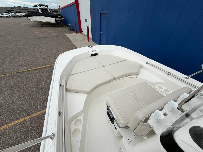 Slide: The Image of Boston Whaler 170 Montauk 2026 - 25