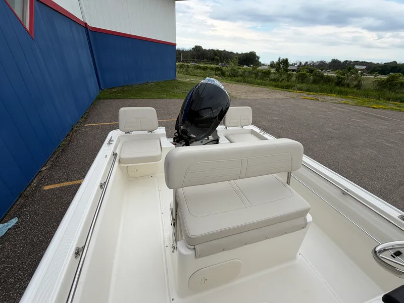 Slide: The Image of Boston Whaler 170 Montauk 2026 - 8