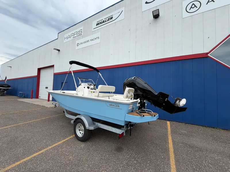 Slide: The Image of Boston Whaler 170 Montauk 2026 - 3