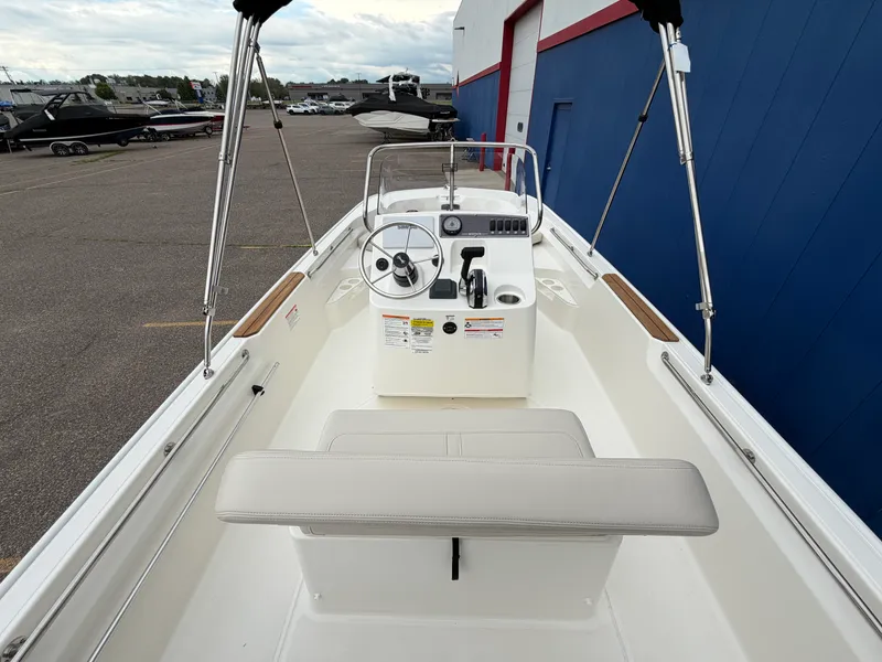 Slide: The Image of Boston Whaler 170 Montauk 2026 - 12