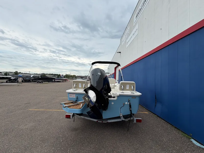 Slide: The Image of Boston Whaler 170 Montauk 2026 - 5