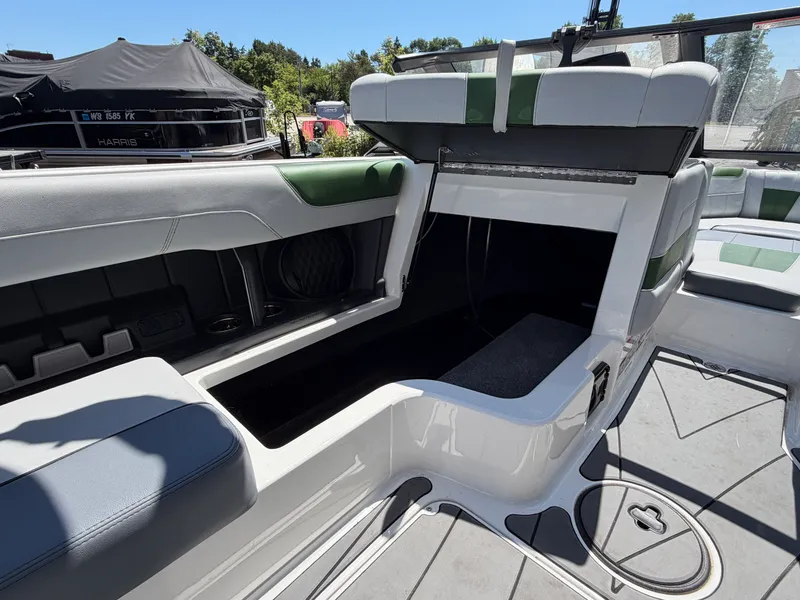 Slide: The Image of Malibu 20 VTX 2023 - 28